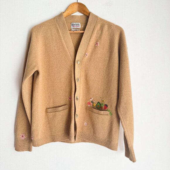 Vintage Harry Rosen by Alan Paine Lambswool Floral Embroidered Cardigan S - Picture 2 of 11